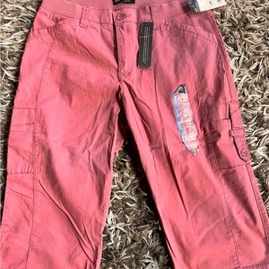 Lee capri length pink shorts